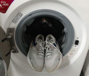 kan je nike schoenen wassen|Sneakers in de wasmachine (5 stappenplan & de beste tips).